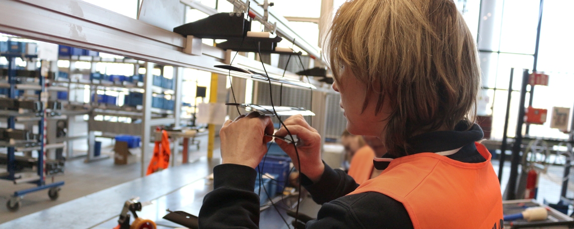 Produktionsmitarbeiter Raffstoreabteilung (m/w/d), 2. Bild